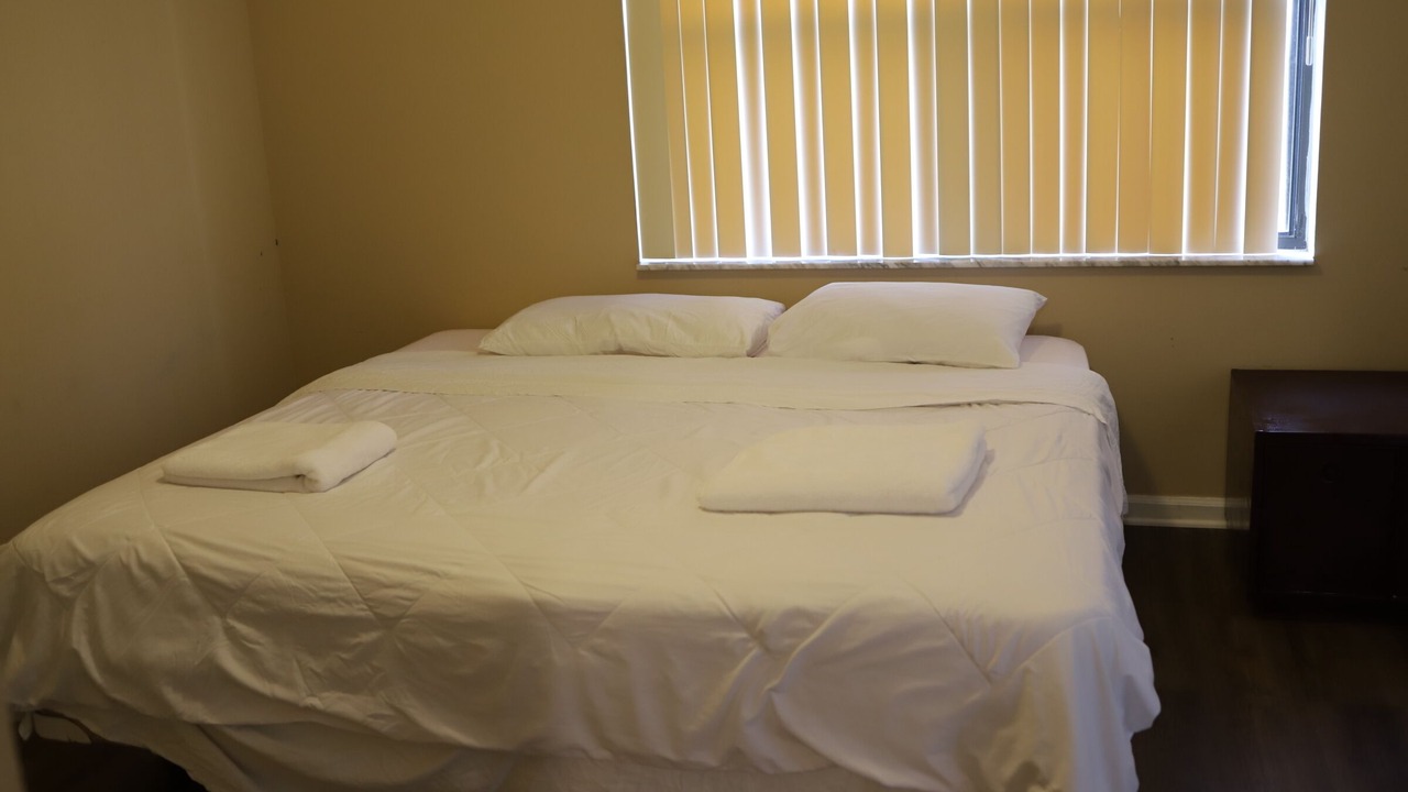 Photo of Bedroom in Greenview Shores