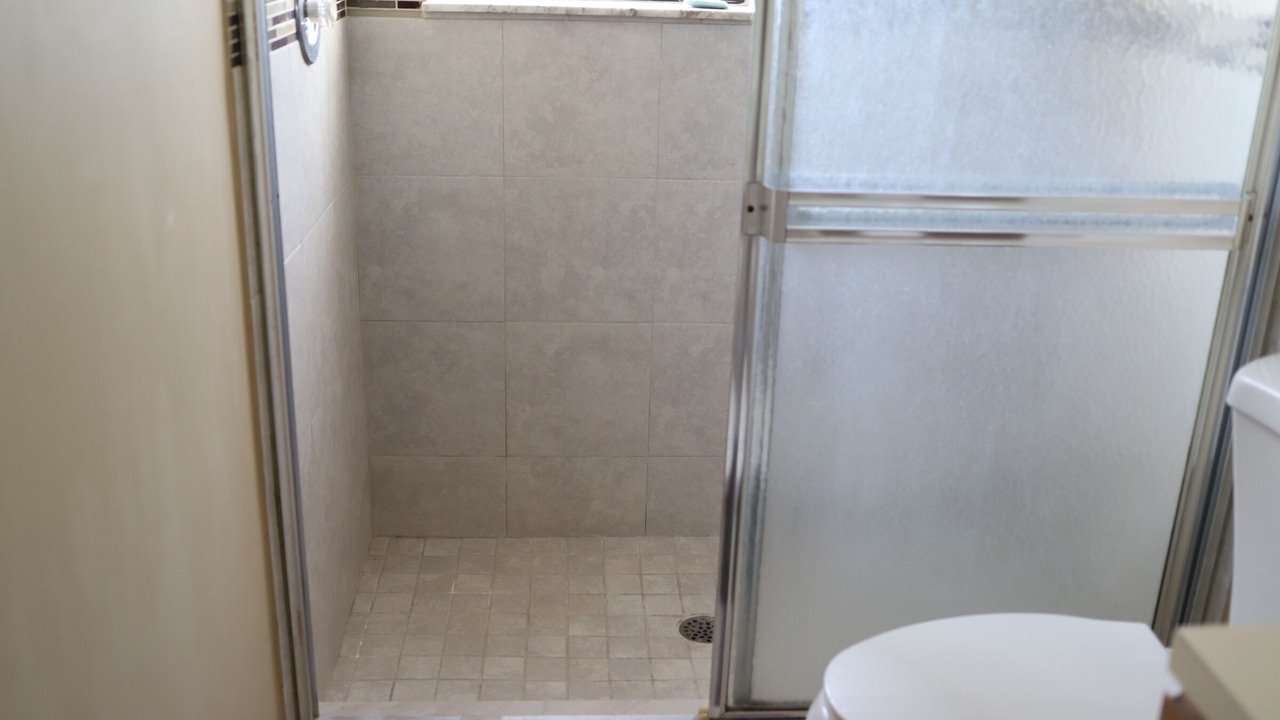 Photo of Bathroom in Greenview Shores