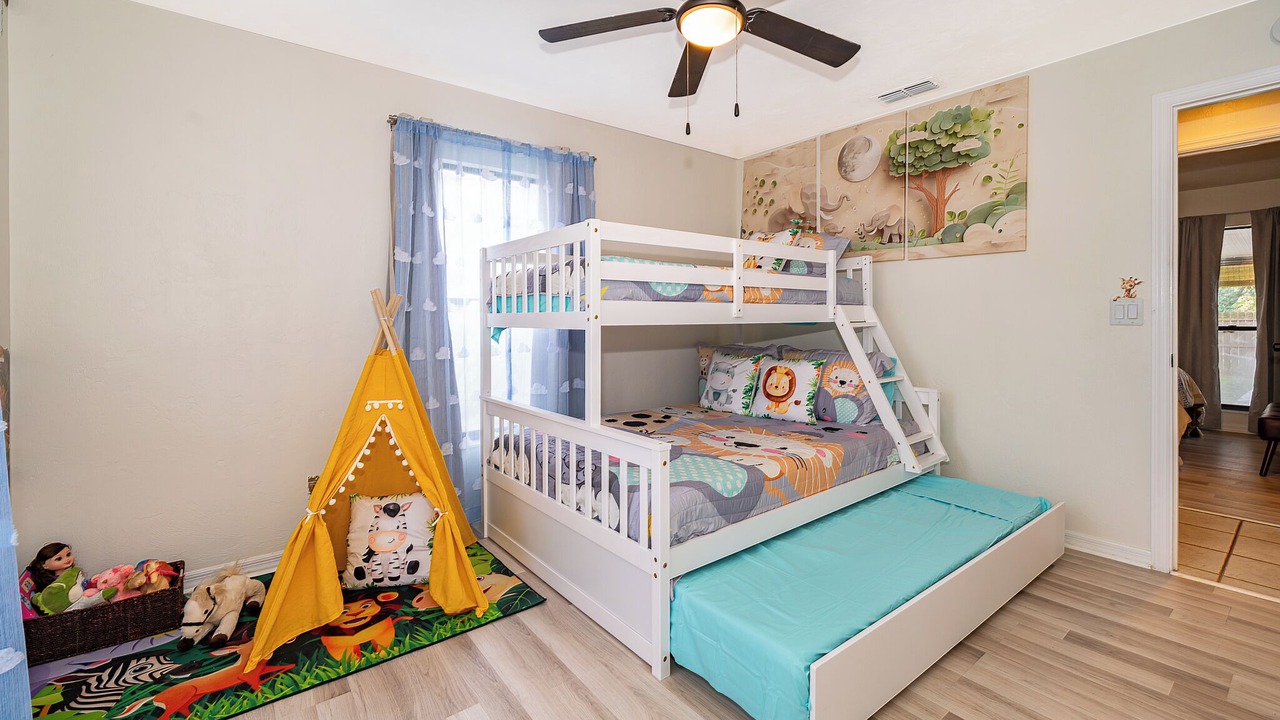 Photo of Bedroom in Candler