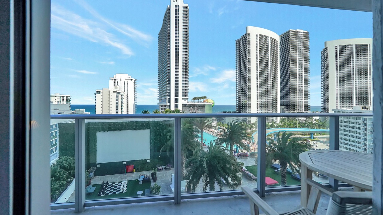 Photo of Outdoor in Hallandale Beach