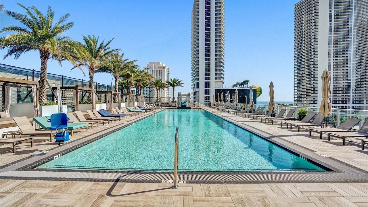 Photo of Outdoor in Hallandale Beach