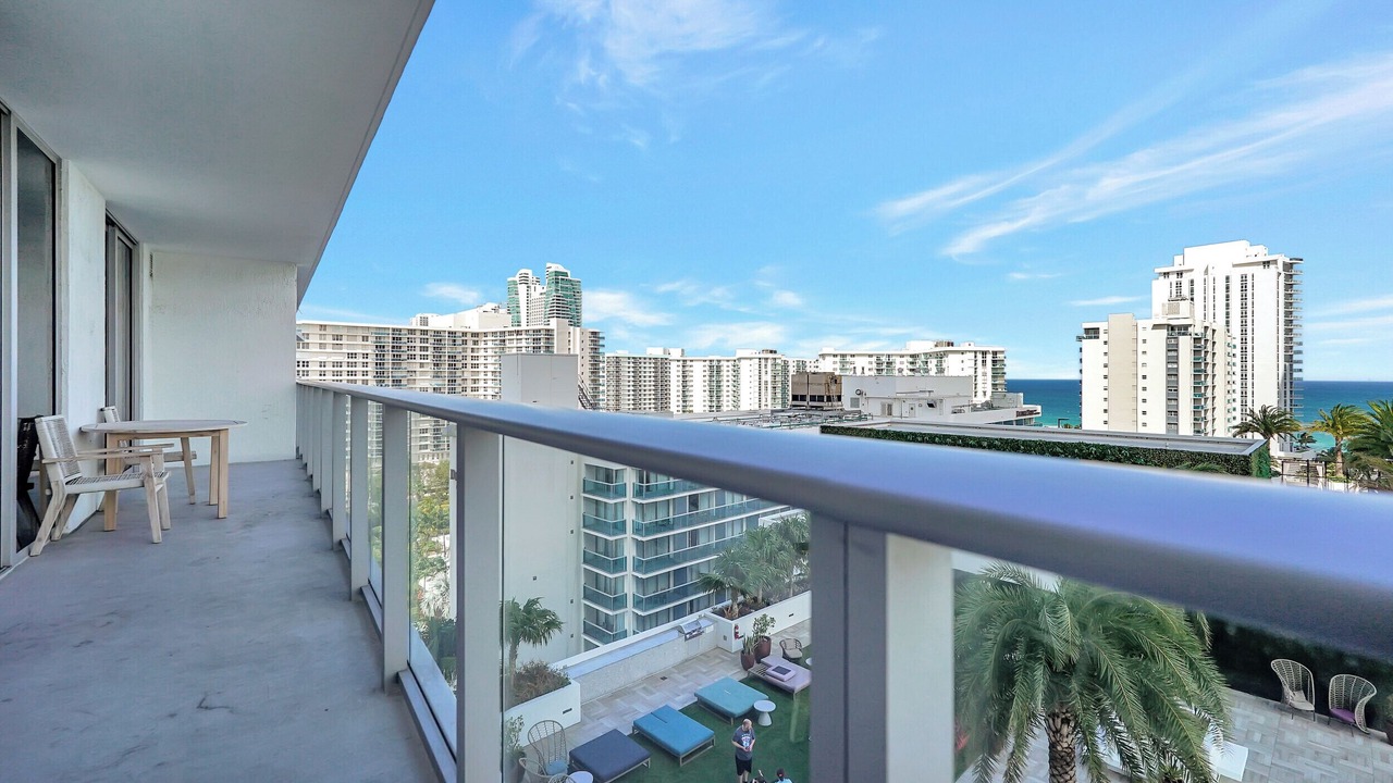 Photo of Outdoor in Hallandale Beach