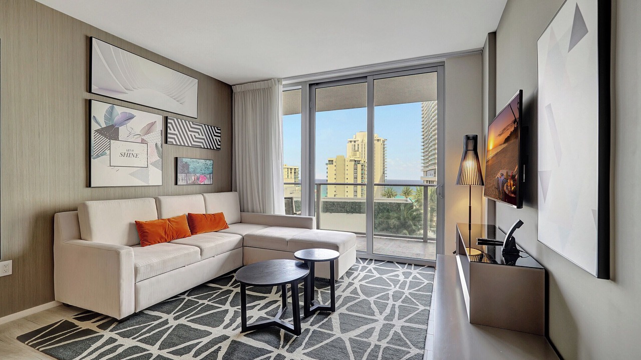 Photo of Livingroom in Hallandale Beach