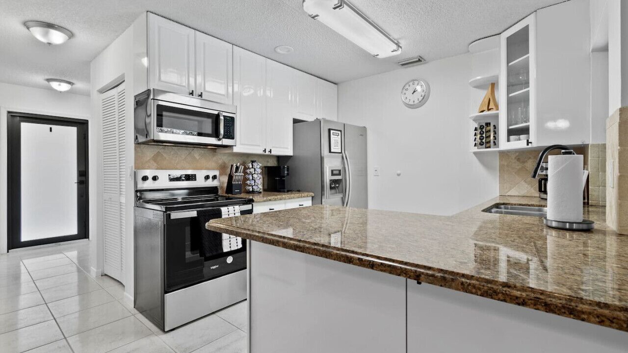 Photo of Kitchen in Tropic Palms