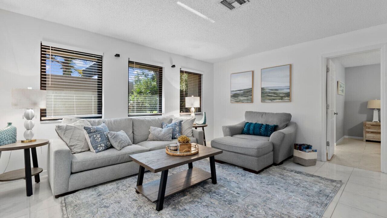 Photo of Livingroom in Tropic Palms