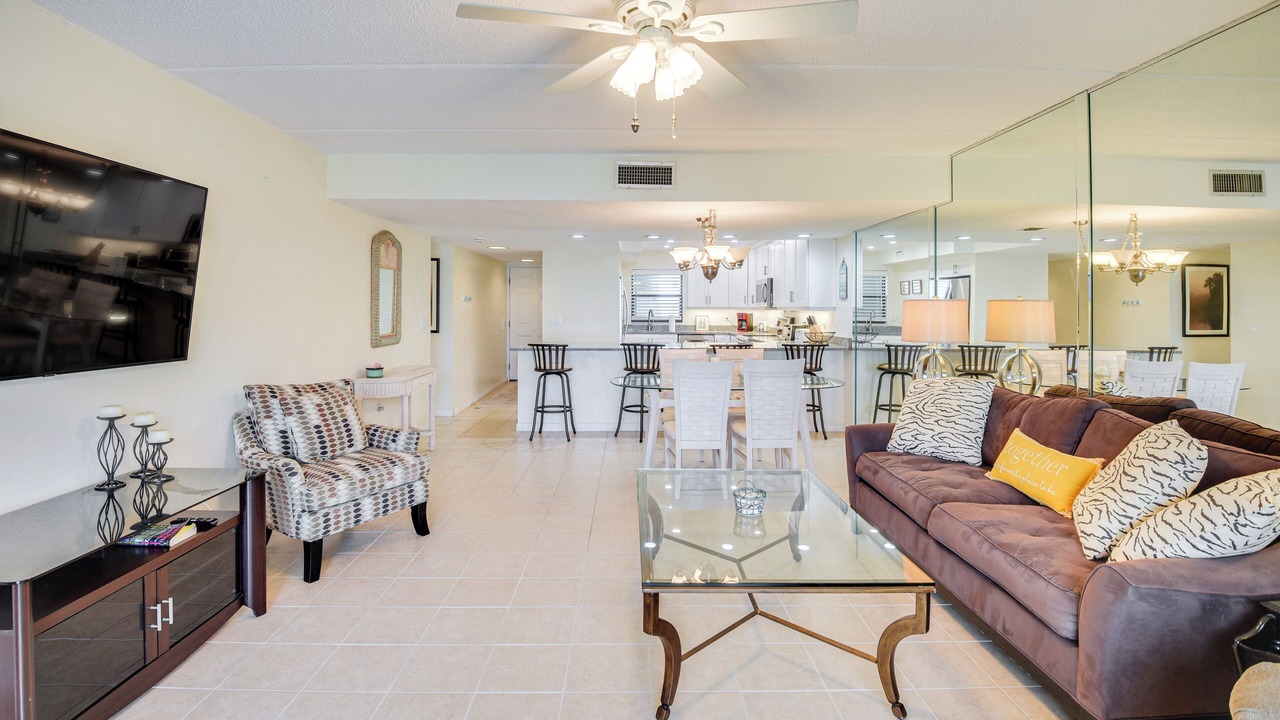 Photo of Livingroom in Ocean View Halifax Estates