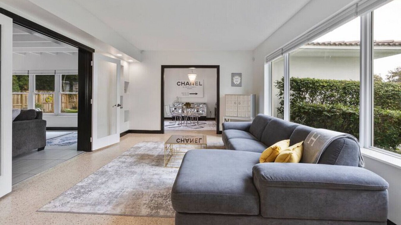 Photo of Livingroom in El Portal