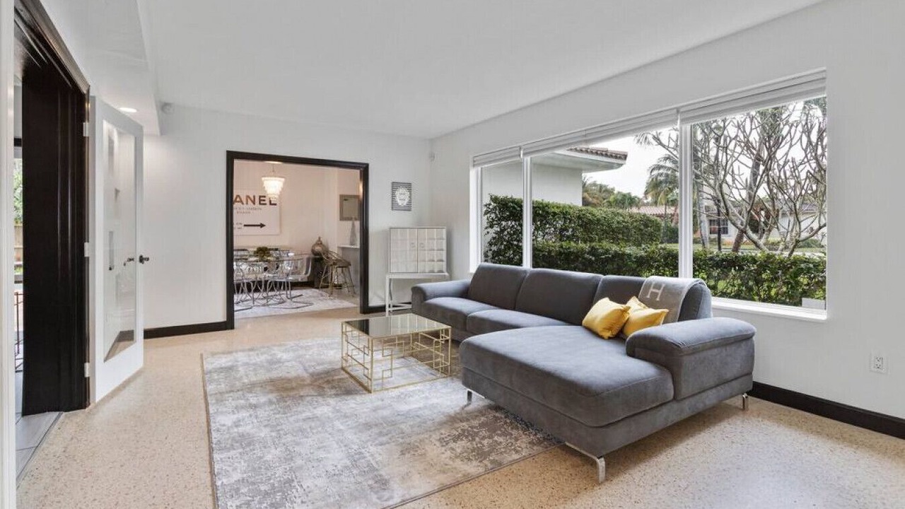 Photo of Livingroom in El Portal