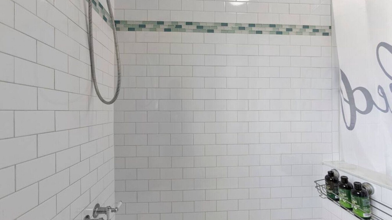 Photo of Bathroom in El Portal