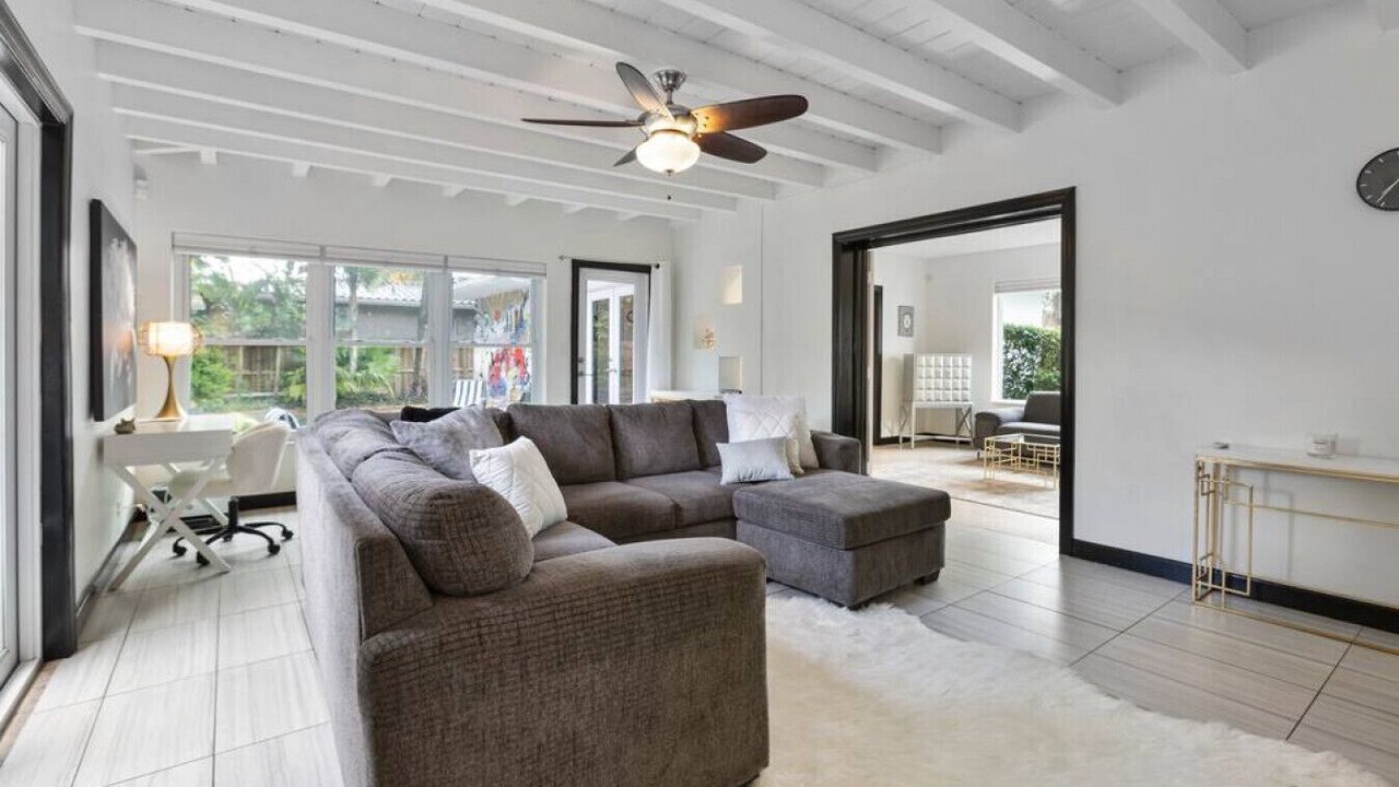 Photo of Livingroom in El Portal