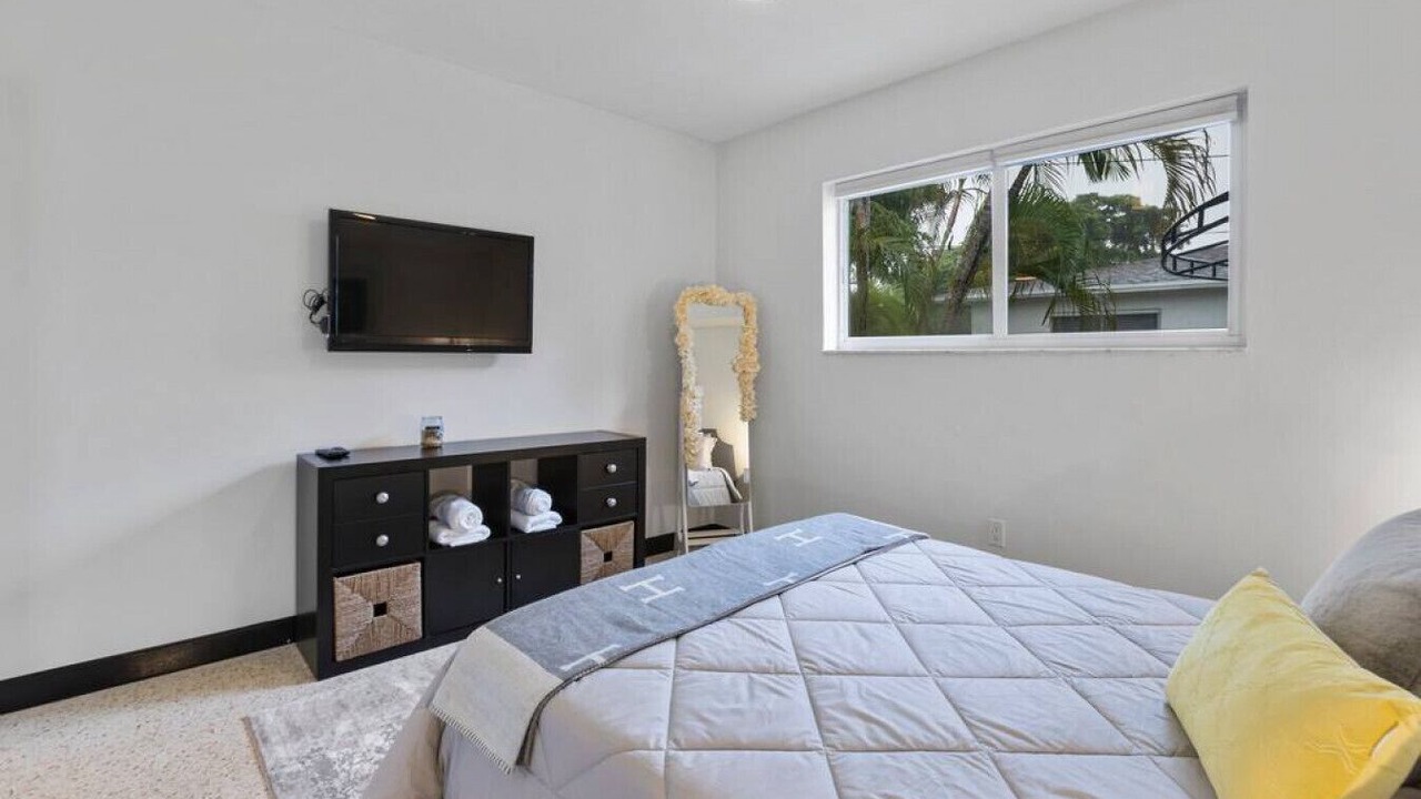Photo of Bedroom in El Portal