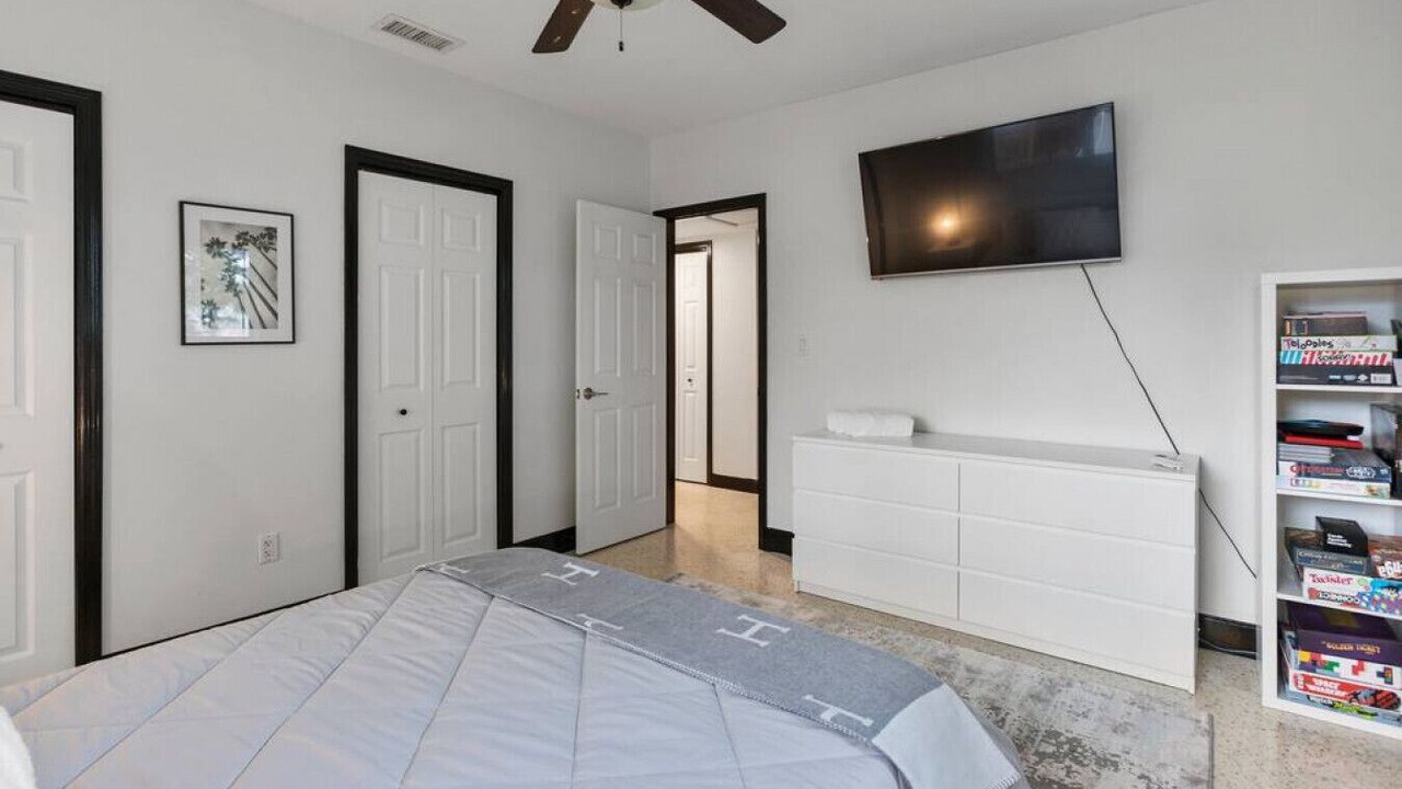 Photo of Bedroom in El Portal