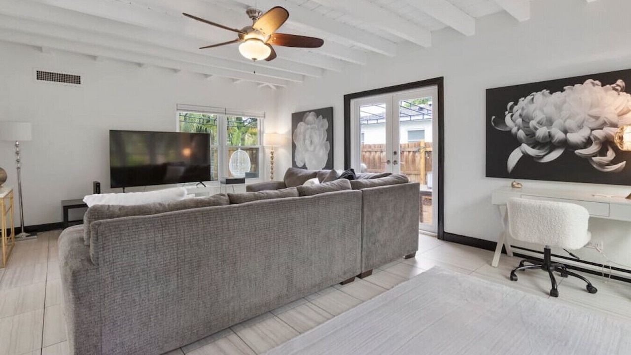 Photo of Livingroom in El Portal