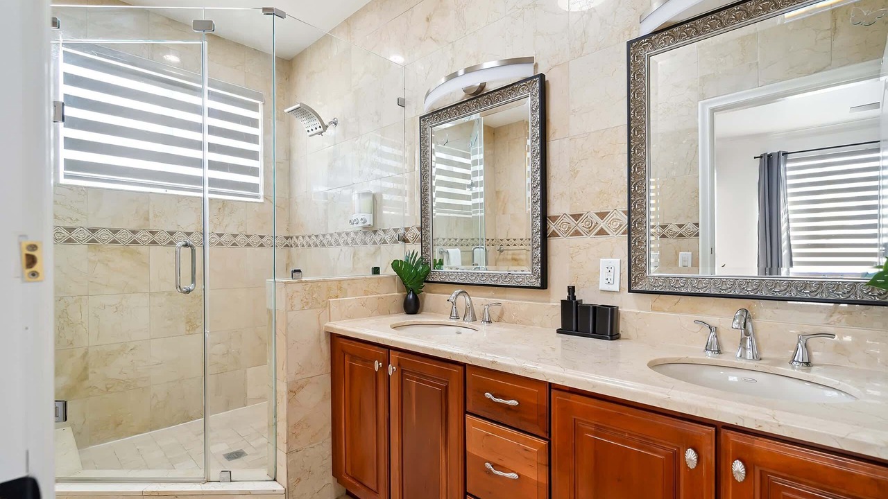 Photo of Bathroom in Coral Terrace
