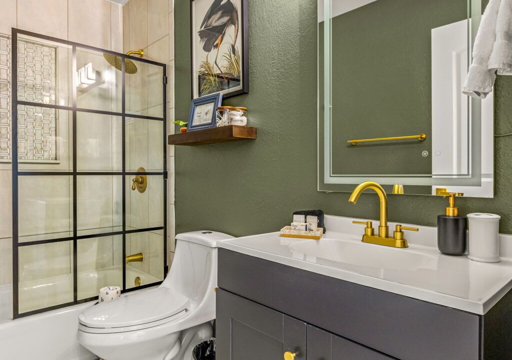 Photo of Bathroom in Oakford Park