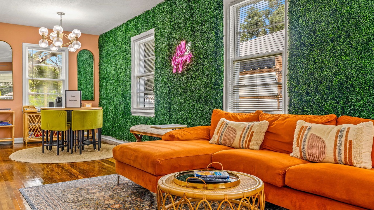 Photo of Livingroom in Oakford Park