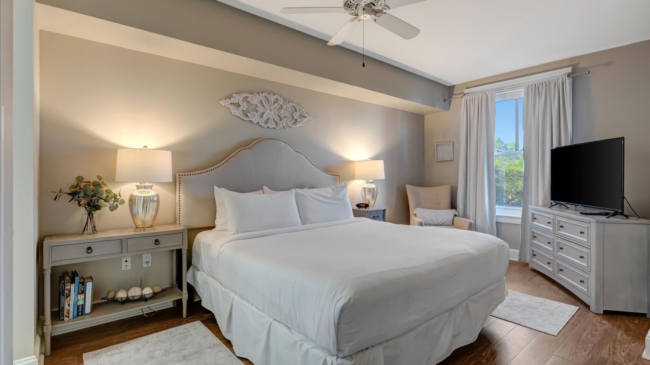 Photo of Bedroom in Baytowne Wharf
