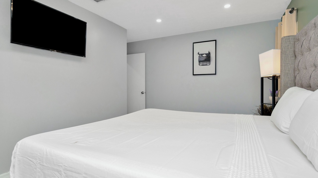 Photo of Bedroom in Seffner Community Alliance
