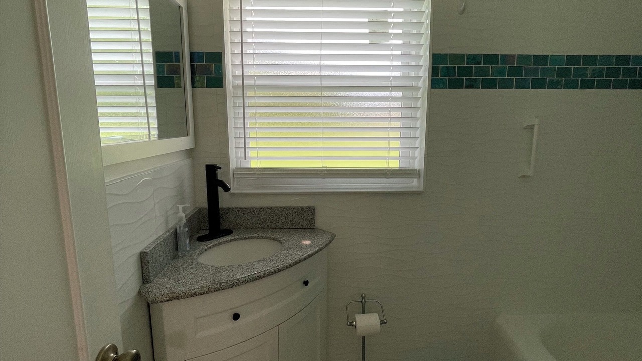 Photo of Bathroom in Azalea Park