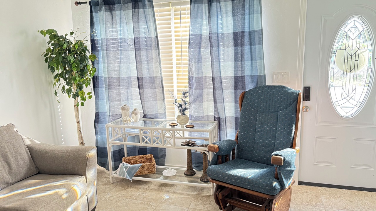 Photo of Livingroom in Royal Harbor