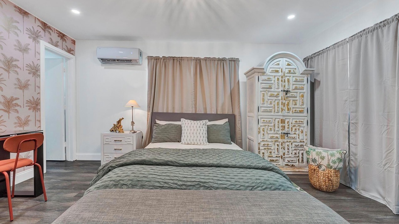 Photo of Bedroom in Garden Isles