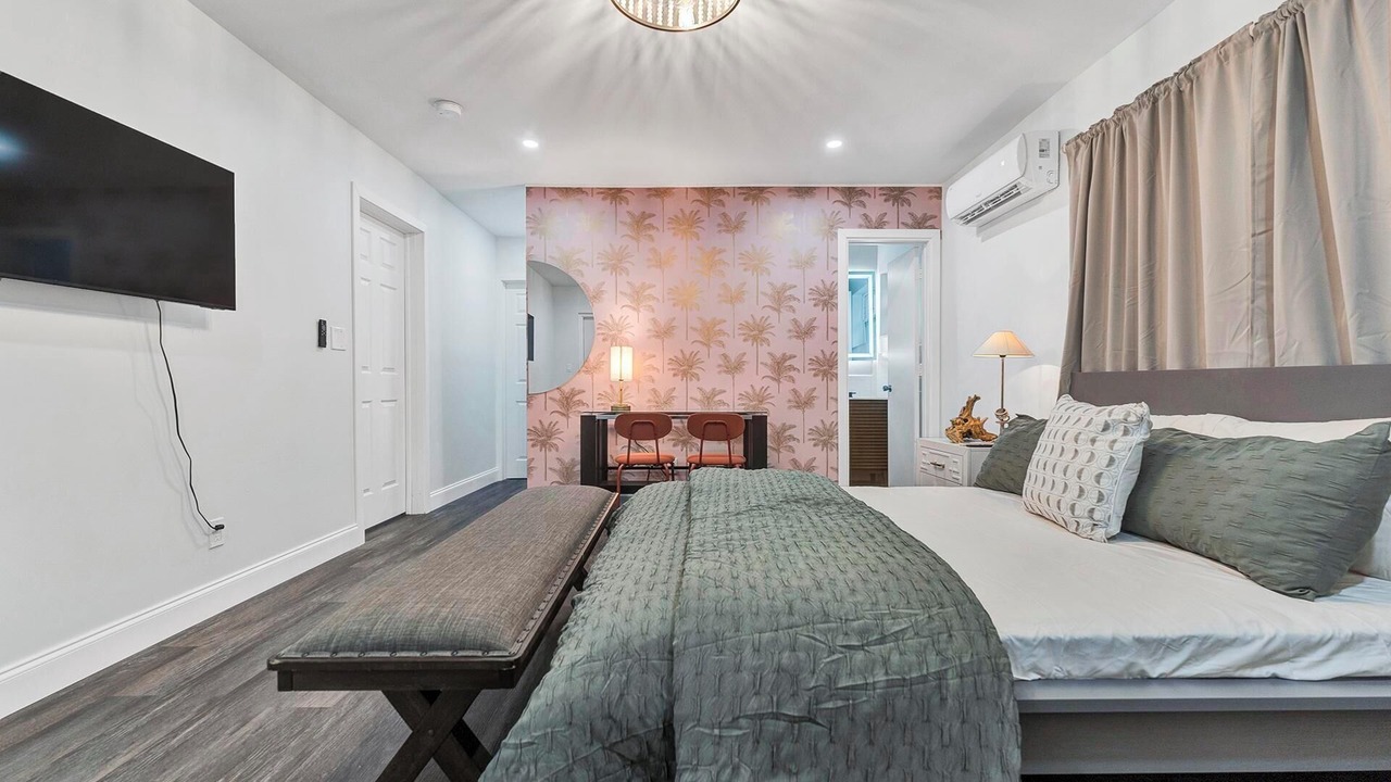 Photo of Bedroom in Garden Isles