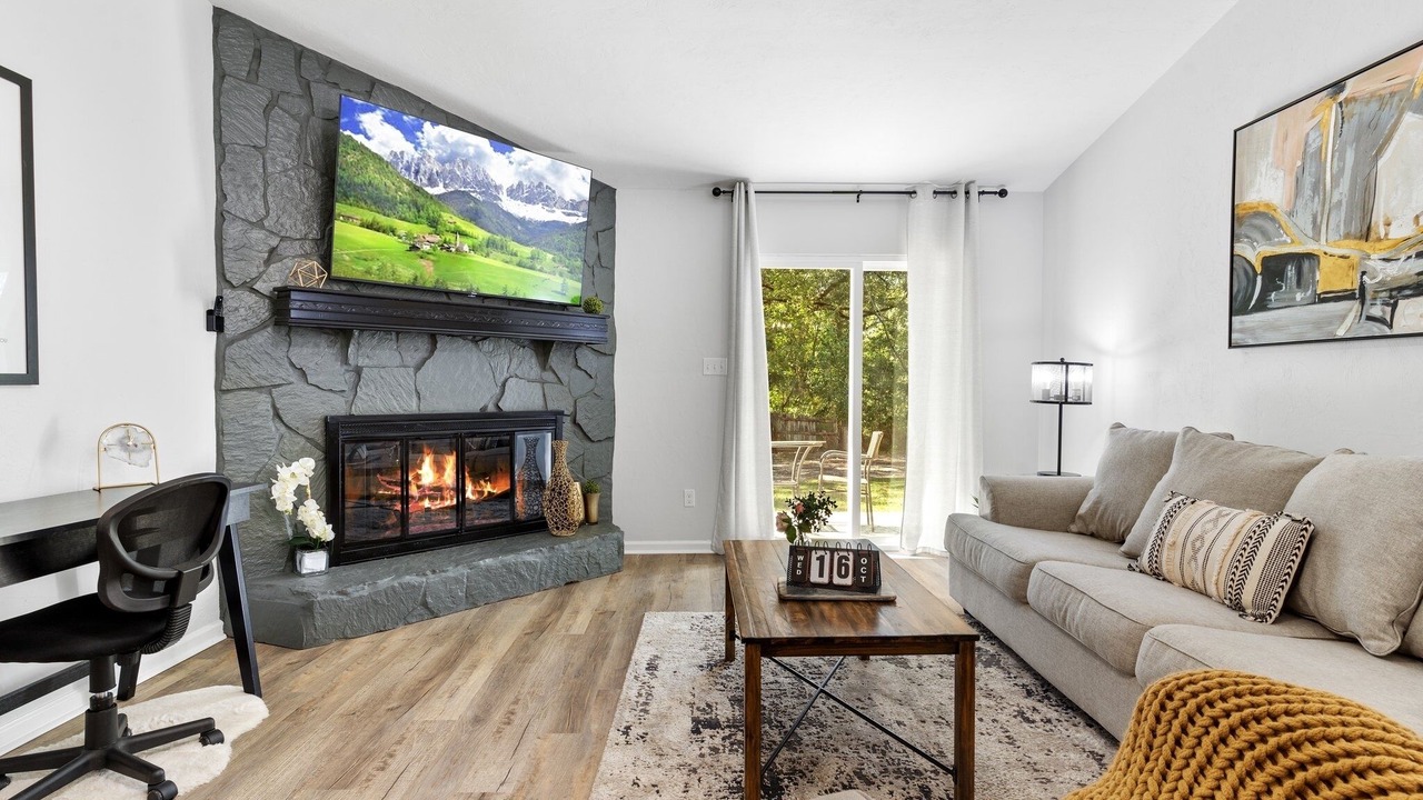 Photo of Livingroom in Tallahassee