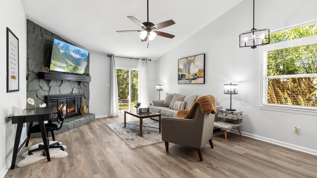 Photo of Livingroom in Tallahassee