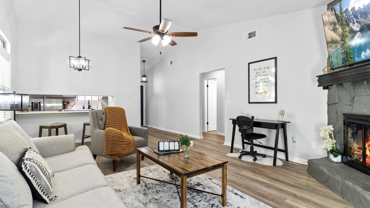 Photo of Livingroom in Tallahassee