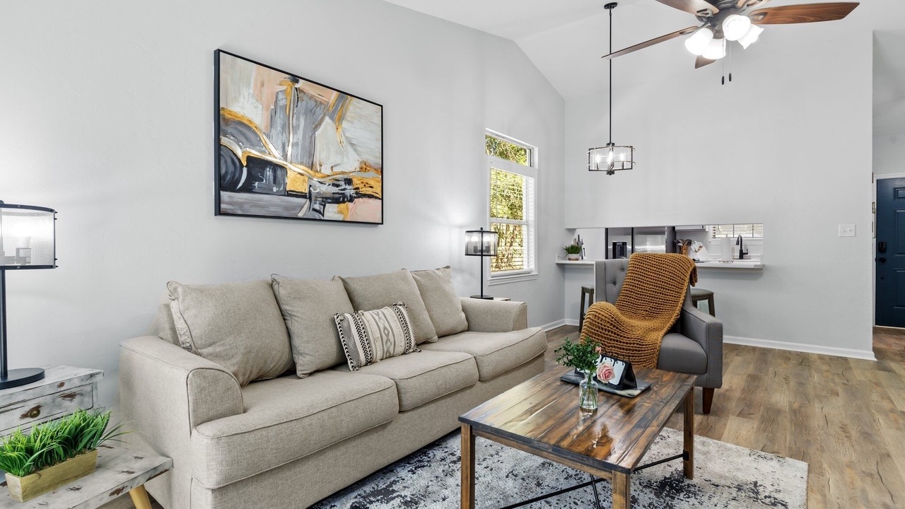 Photo of Livingroom in Tallahassee