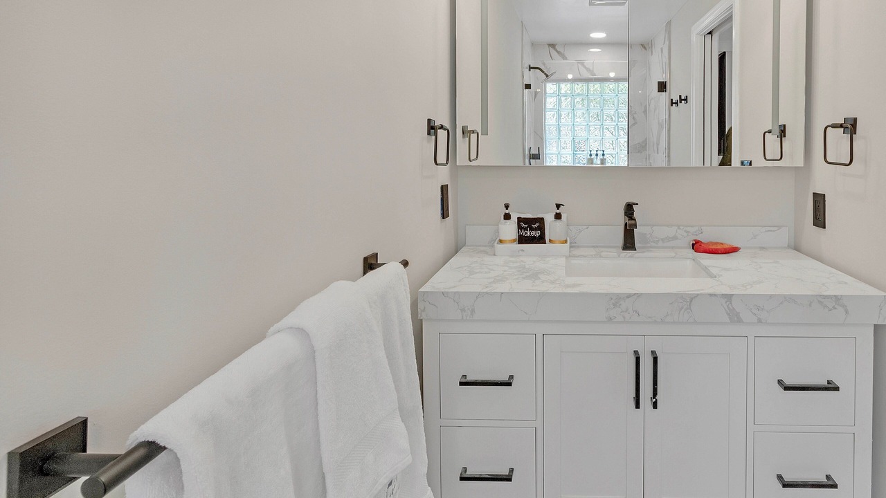 Photo of Bathroom in Poinsettia Heights