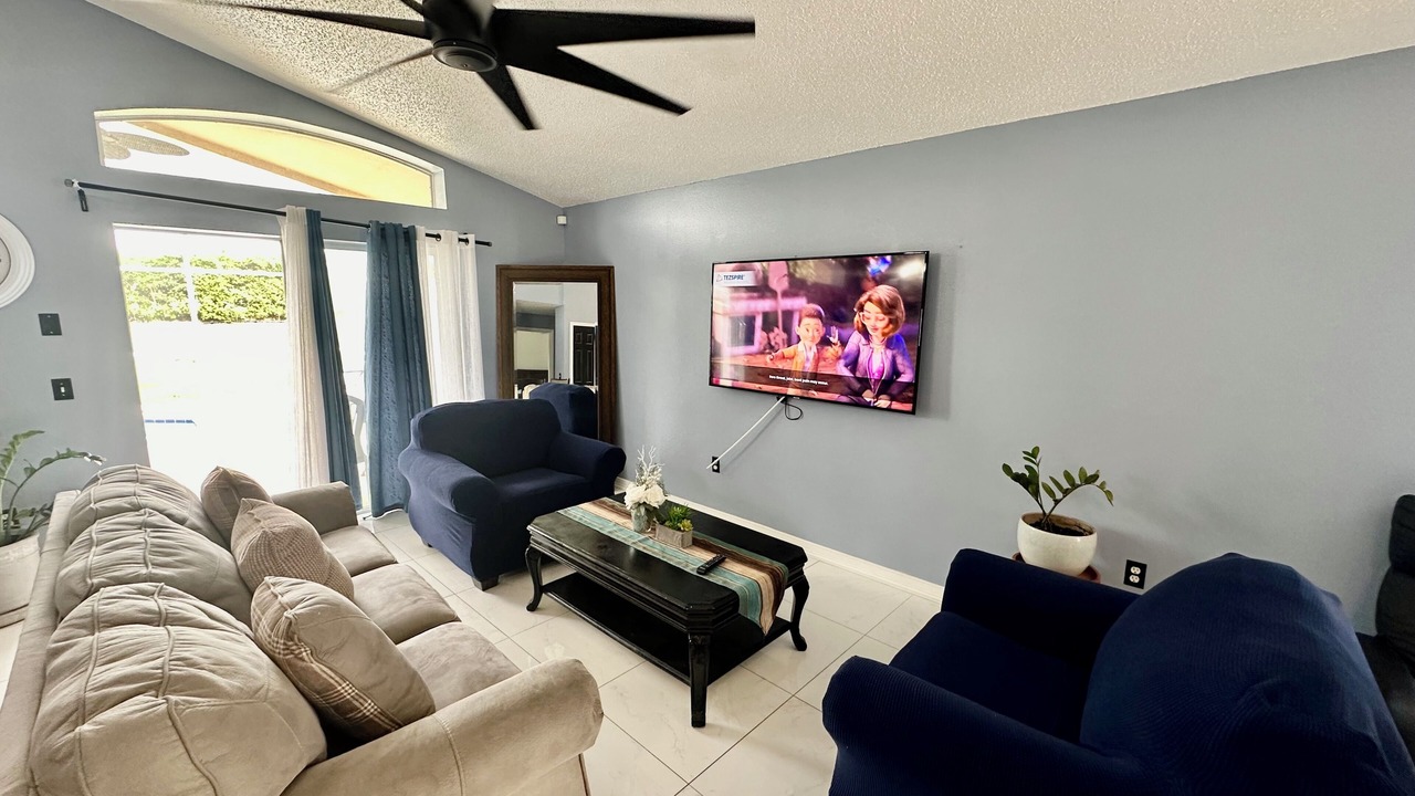 Photo of Livingroom in Westbury