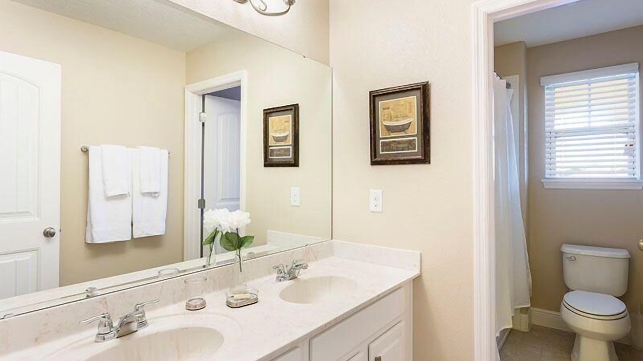 Photo of Bathroom in Sunridge Woods