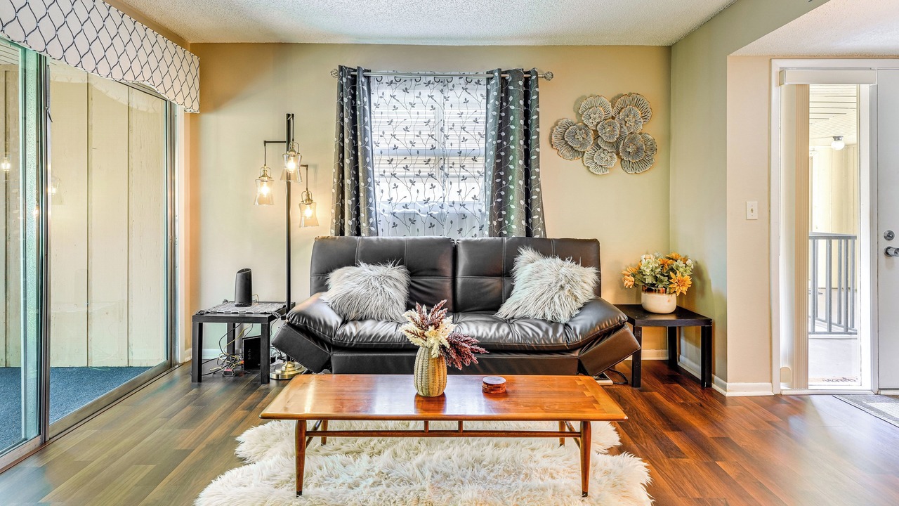 Photo of Livingroom in Deltona Lakes