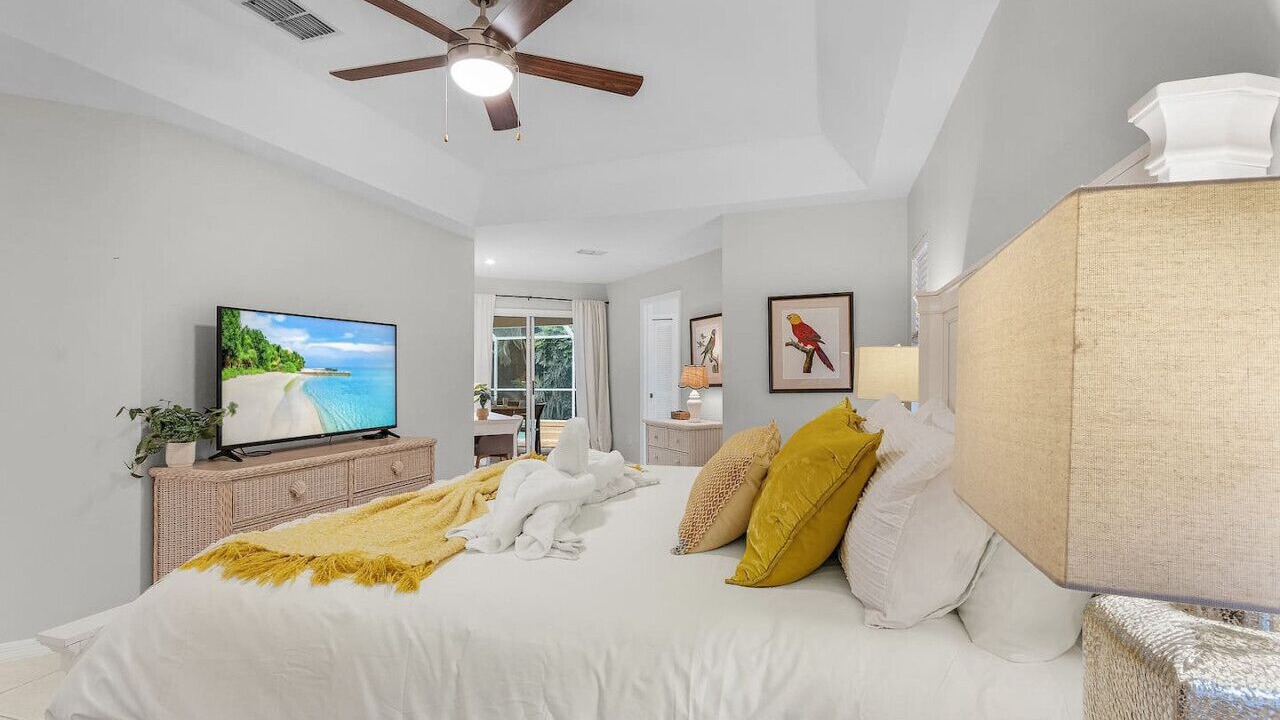 Photo of Bedroom in Crown Pointe