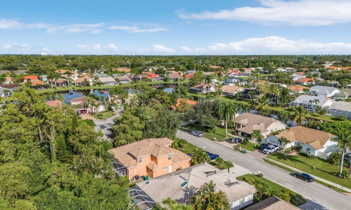 Photo of Outdoor in Crown Pointe