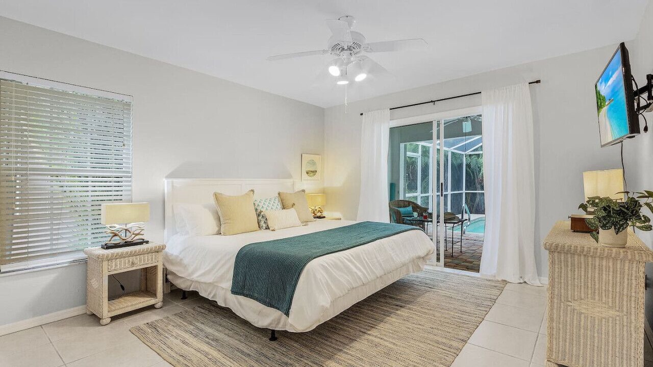 Photo of Bedroom in Crown Pointe