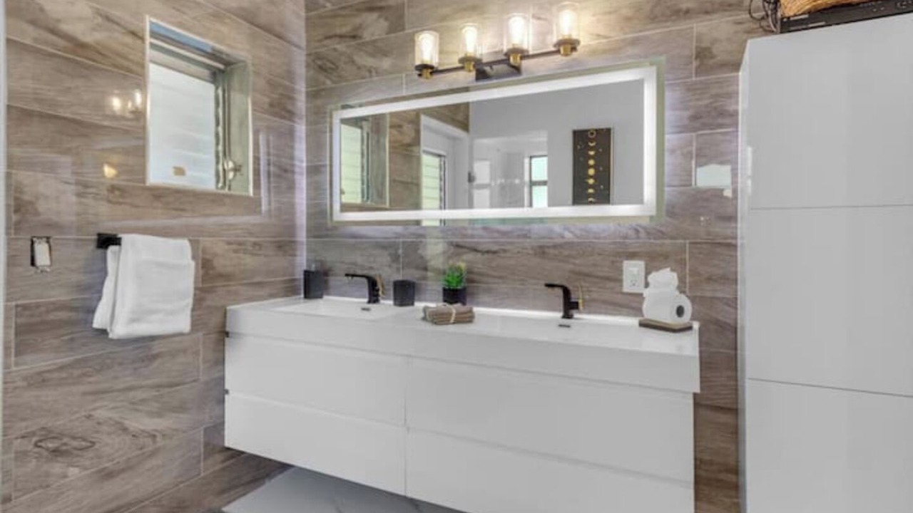 Photo of Bathroom in Pinecrest