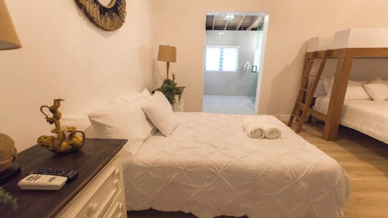 Photo of Bedroom in Pinecrest
