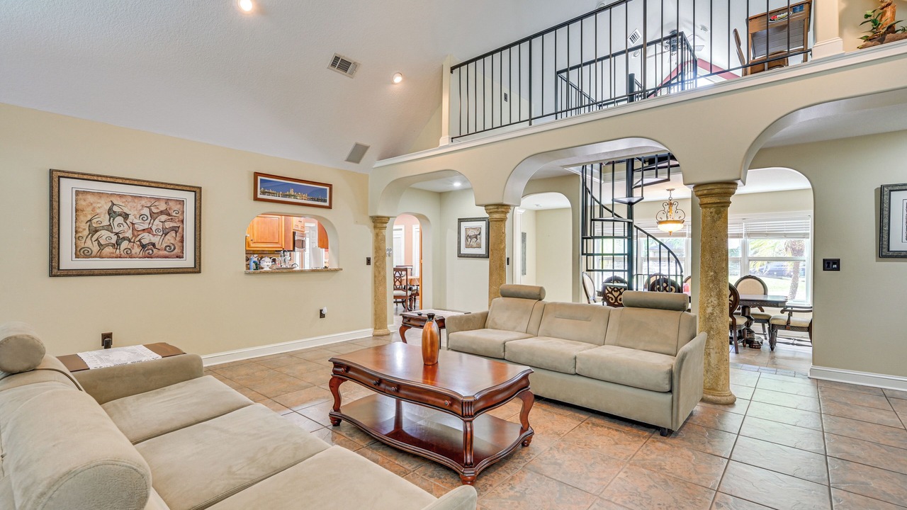 Photo of Livingroom in Lutz
