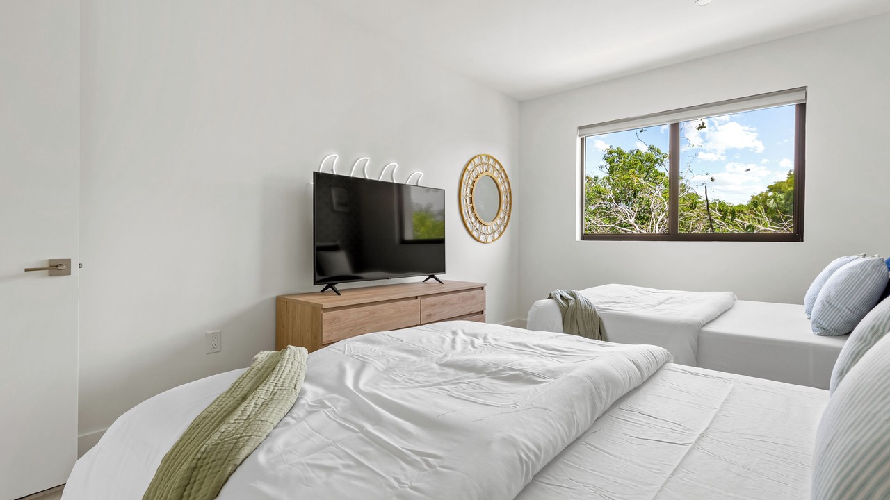Photo of Bedroom in Oakland Park
