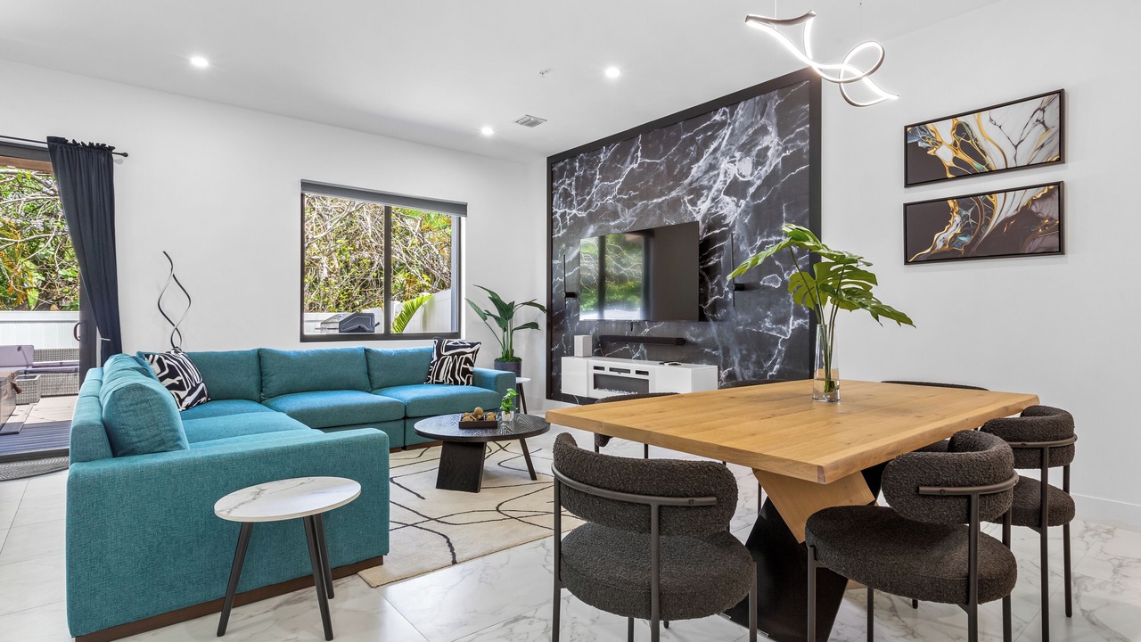 Photo of Livingroom in Oakland Park