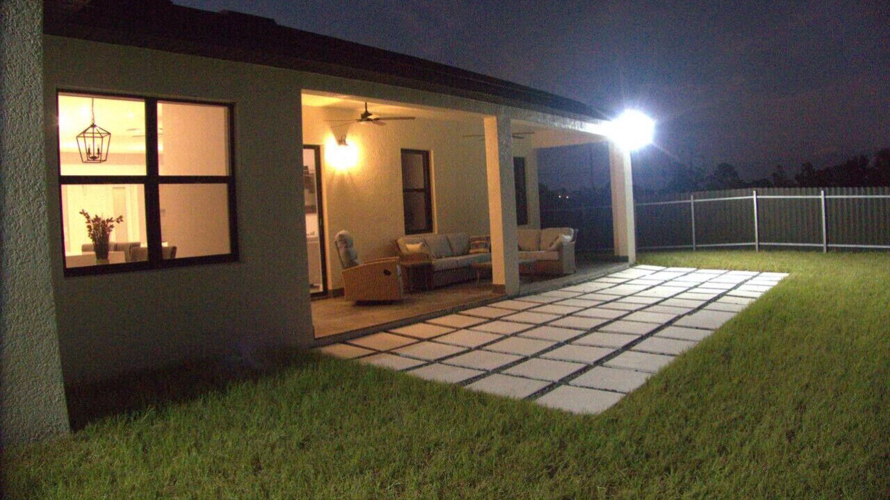 Photo of Patio Balcony in Jacarandas