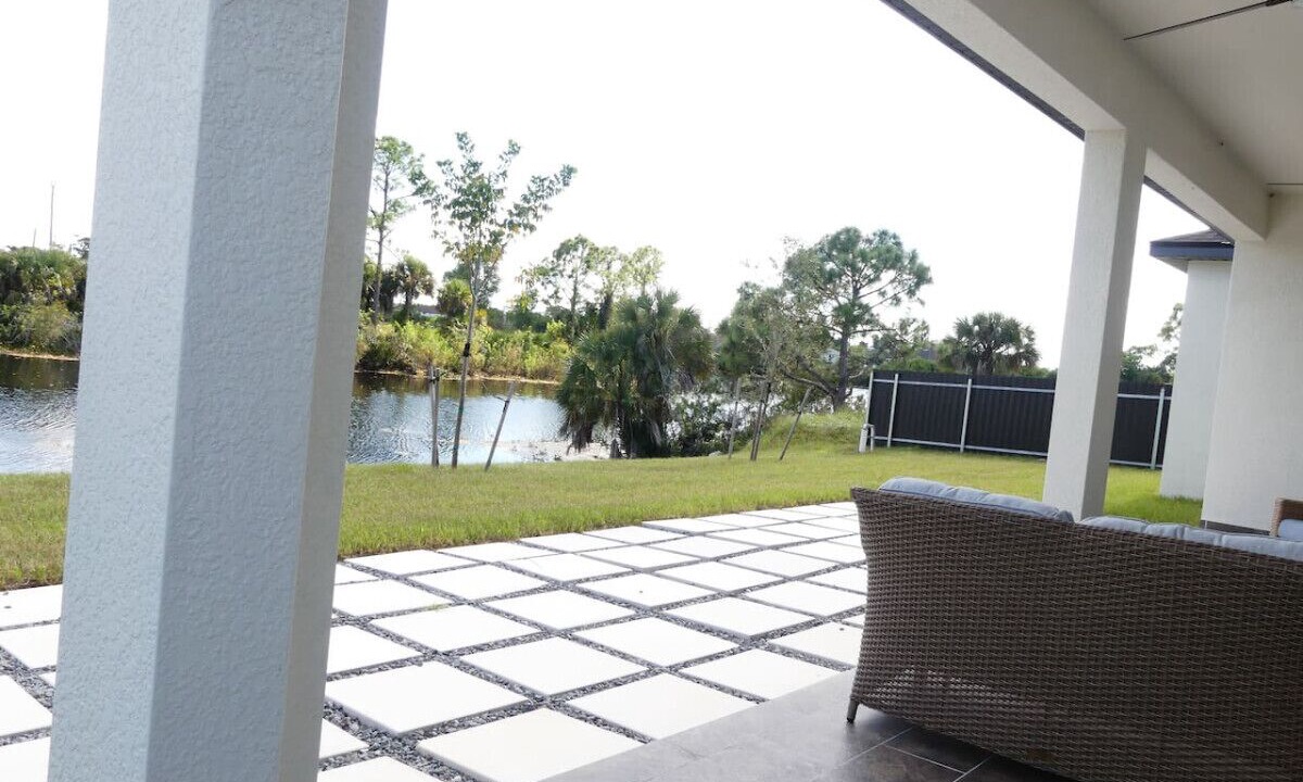 Photo of Patio Balcony in Jacarandas