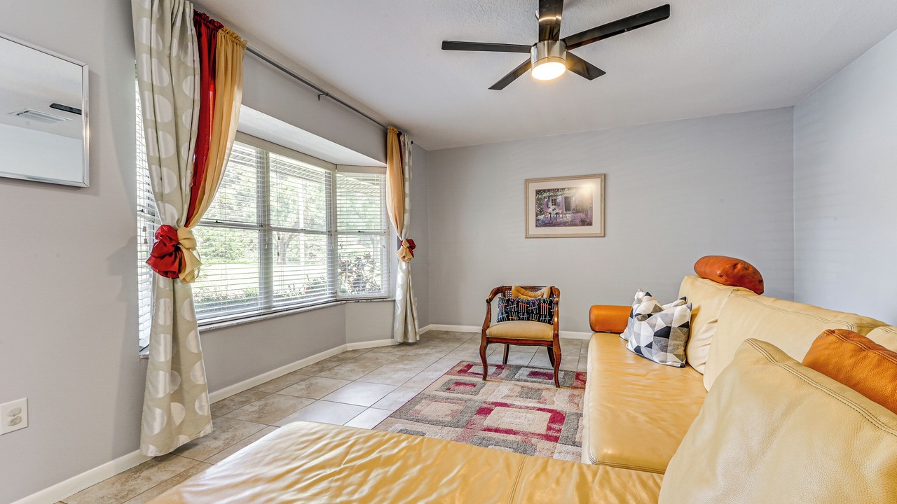 Photo of Livingroom in Lutz