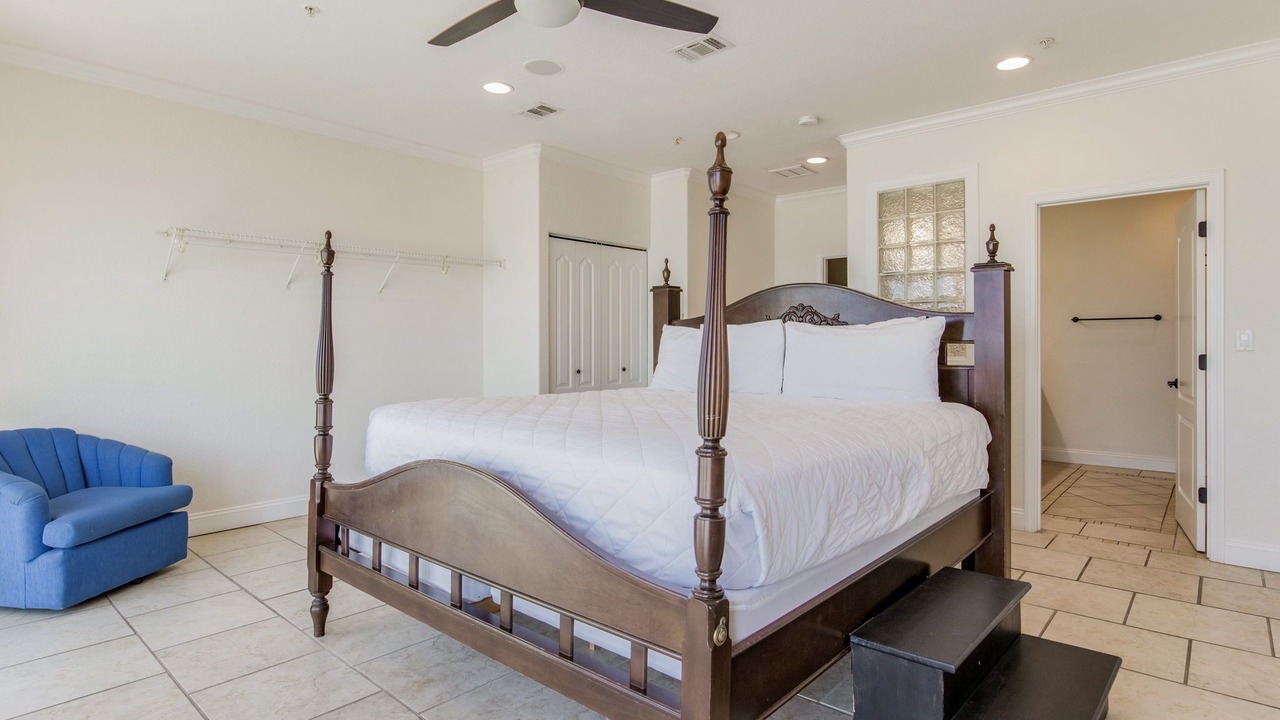 Photo of Bedroom in White Sands