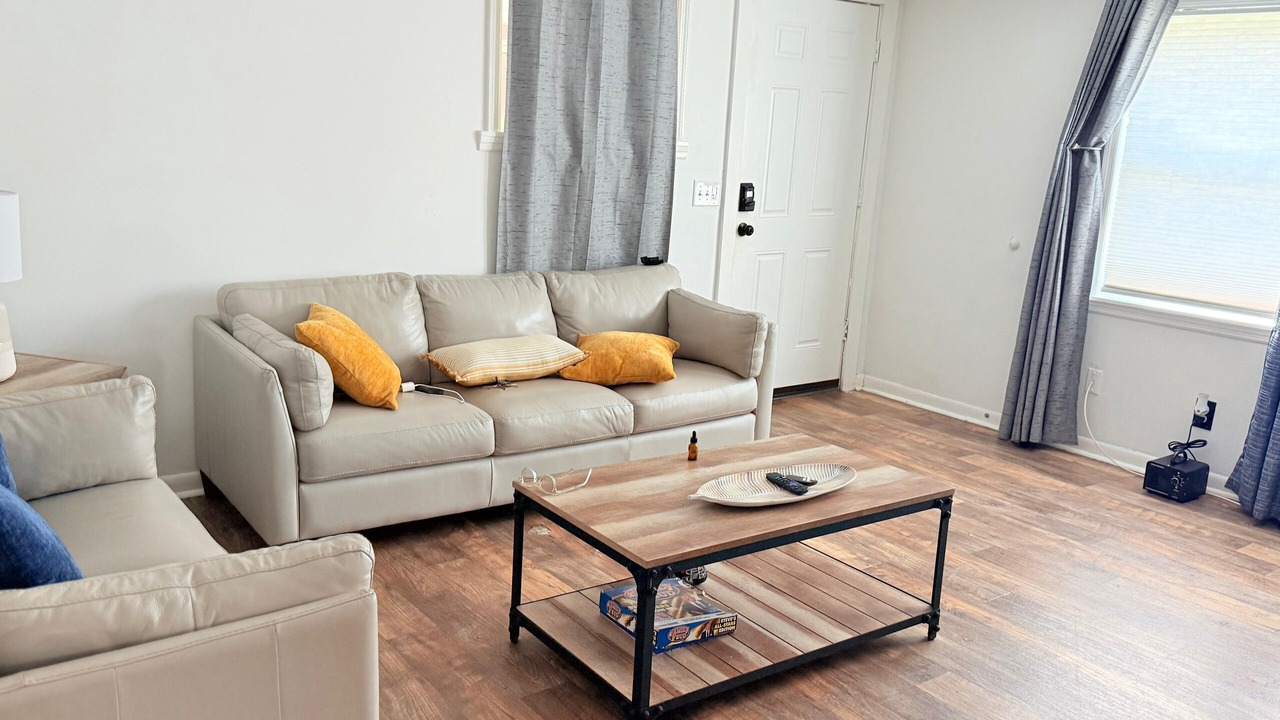 Photo of Livingroom in Westside