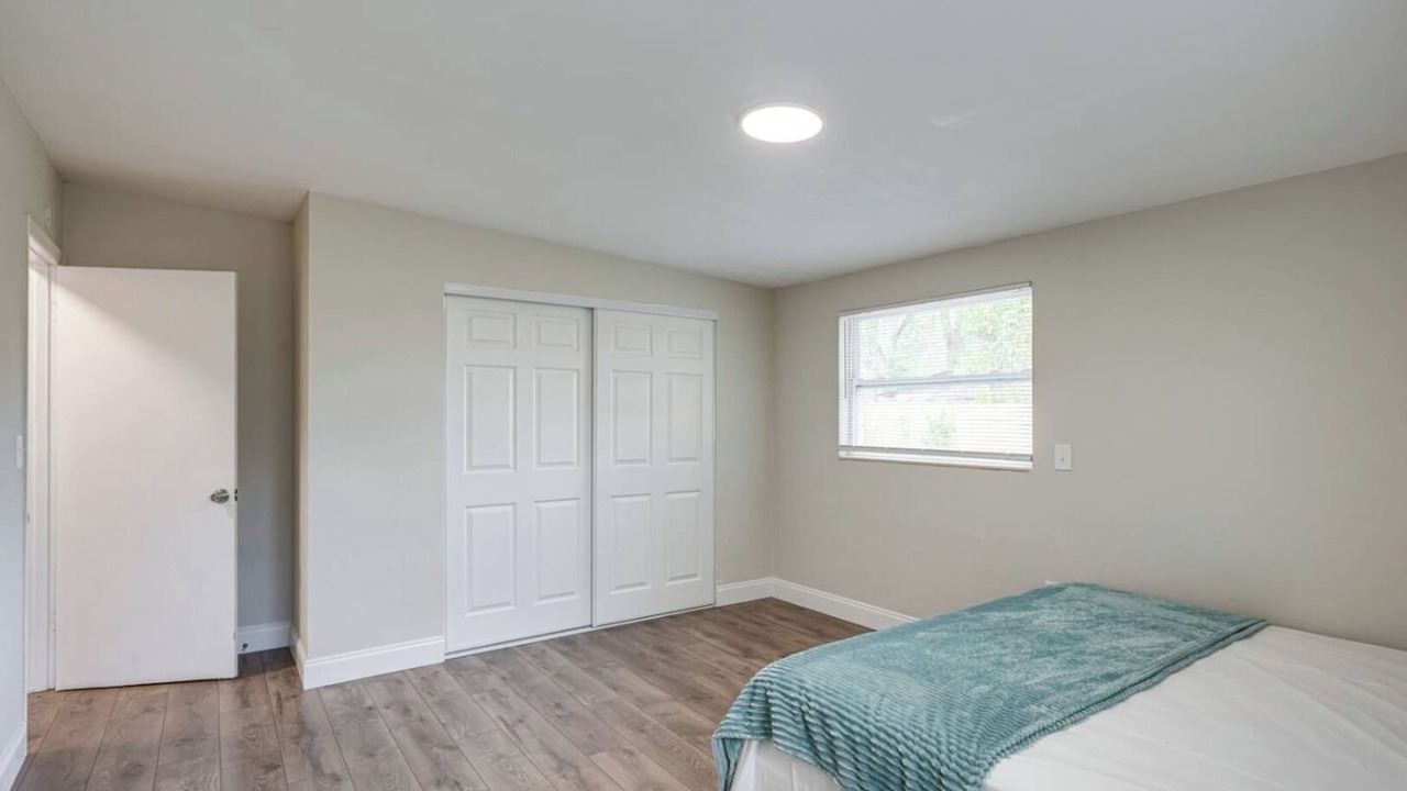 Photo of Bedroom in Inwood