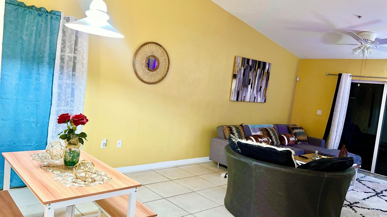 Photo of Livingroom in Ives Estates