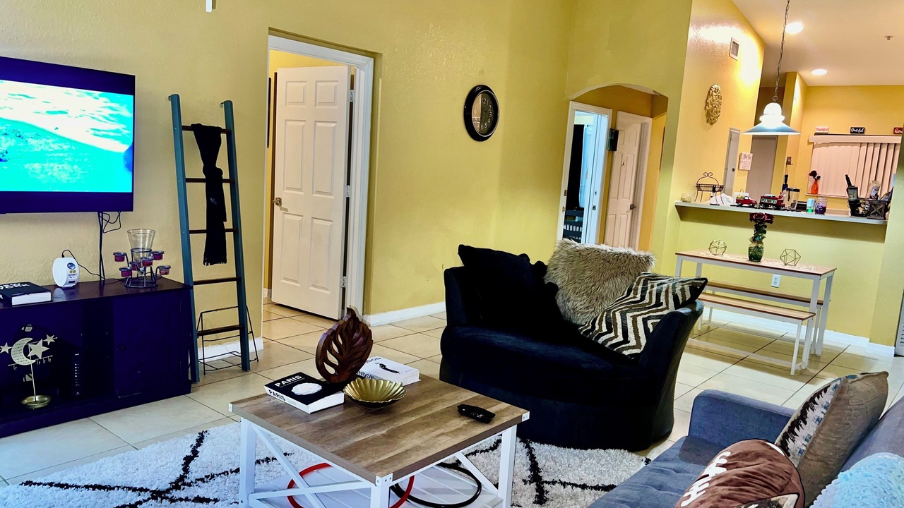 Photo of Livingroom in Ives Estates
